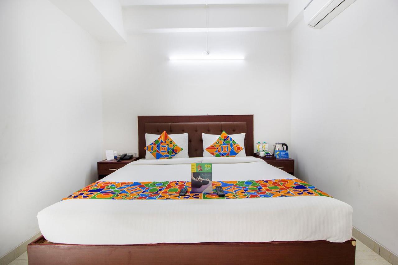 Fabhotel Limestone Suites - 750M From Yashoda Hospitals, Somajiguda Hyderabad Bagian luar foto