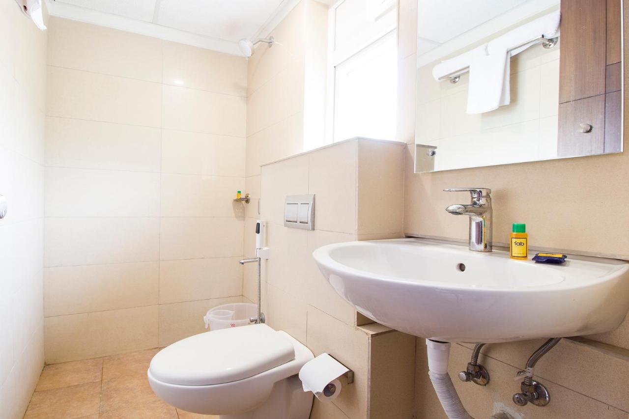 Fabhotel Limestone Suites - 750M From Yashoda Hospitals, Somajiguda Hyderabad Bagian luar foto