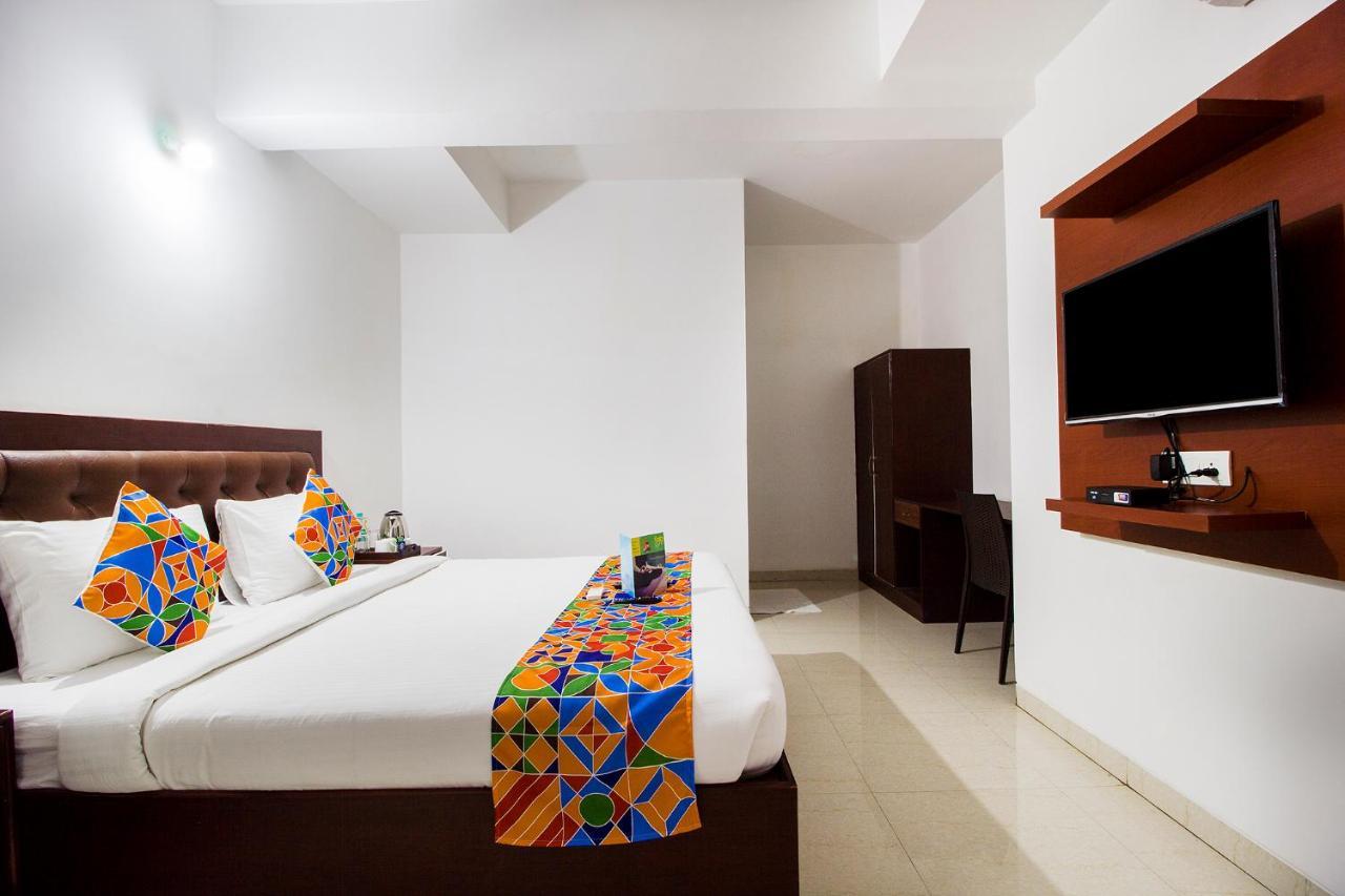Fabhotel Limestone Suites - 750M From Yashoda Hospitals, Somajiguda Hyderabad Bagian luar foto
